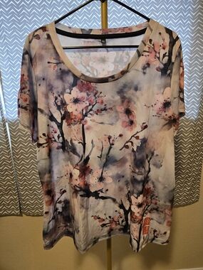 iEDM Floral Watercolor Scoop-Neck Women’s Top - Pink/Blue